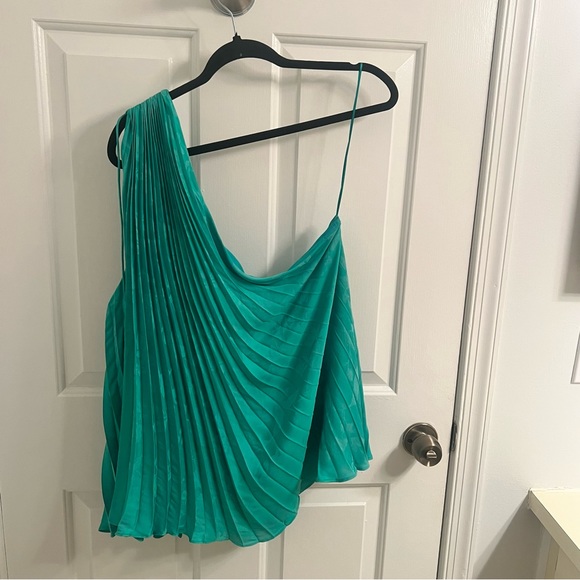 New! Banana Republic Radiant Top - Picture 2 of 6